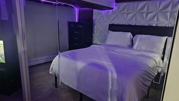 1 多间卧室、熨斗/熨衣板、WiFi、床单