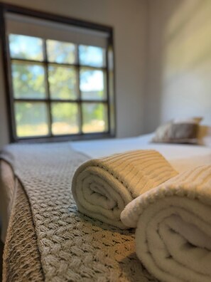 Standard Double or Twin Room, Pool View | Bed sheets