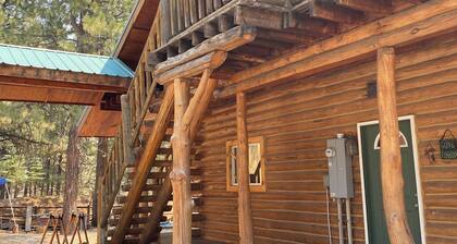 4-bedroom cabin in charming Pine Idaho with WiFi, AC, mountains, rive, lake