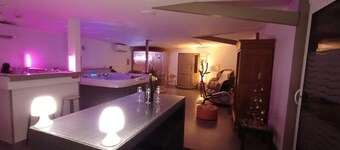 GĂźte familial 4 chambres, 8-10 personnes Eguzon