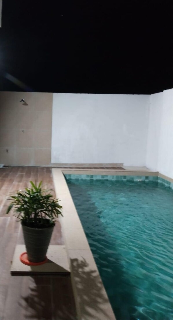 Utomhuspool