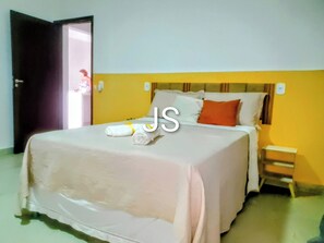 4 chambres, fer et planche à repasser, Wi-Fi gratuit, draps fournis