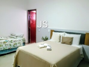 4 habitaciones, tabla de planchar con plancha y wifi gratis 