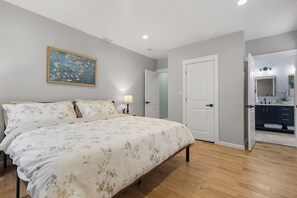 4 habitaciones, escritorio, tabla de planchar con plancha y wifi gratis 