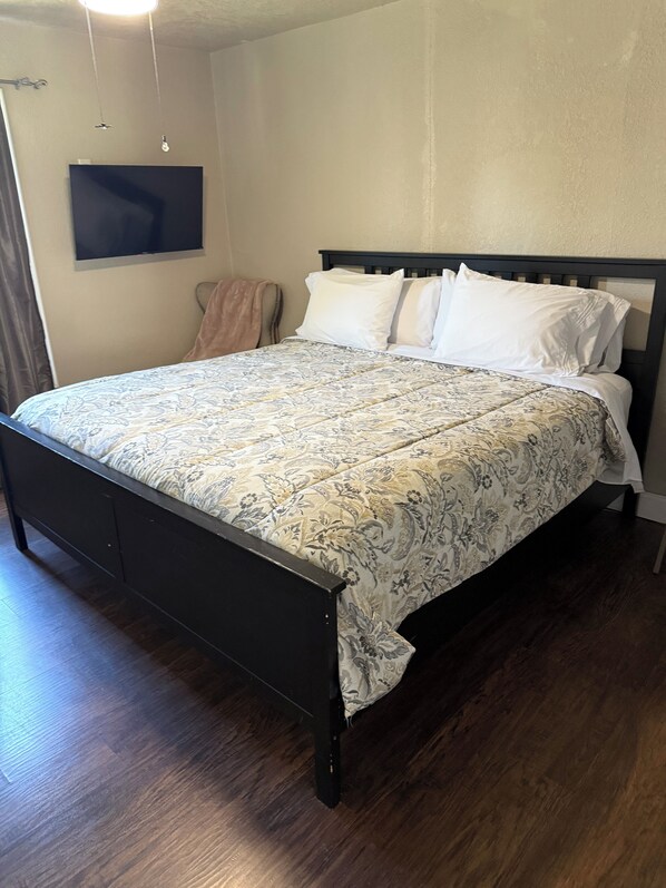 2 soverom, strykejern/-brett, wi-fi og sengetøy