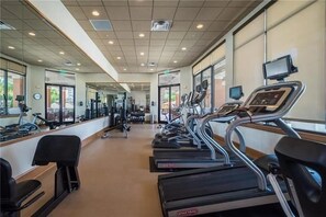 4 bedrooms - Luxury Townhome Near Disney w Resort Amenities (Kissimmee)