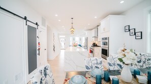 Interior - Stylish 4BR Home Near Columbia Heights & Rooftop (Washington DC)