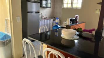 Maison, véranda, vue canal | Cuisine privée