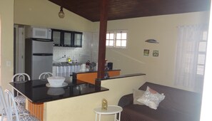 House, Lanai, Canal View | Living area - Ogiva 3 quartos com cama de casal (Cabo Frio)