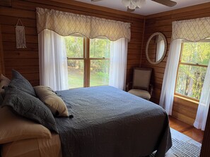 3 bedrooms, WiFi, bed sheets - Edisto River Waterfront Cabin in Saint George (Saint George)