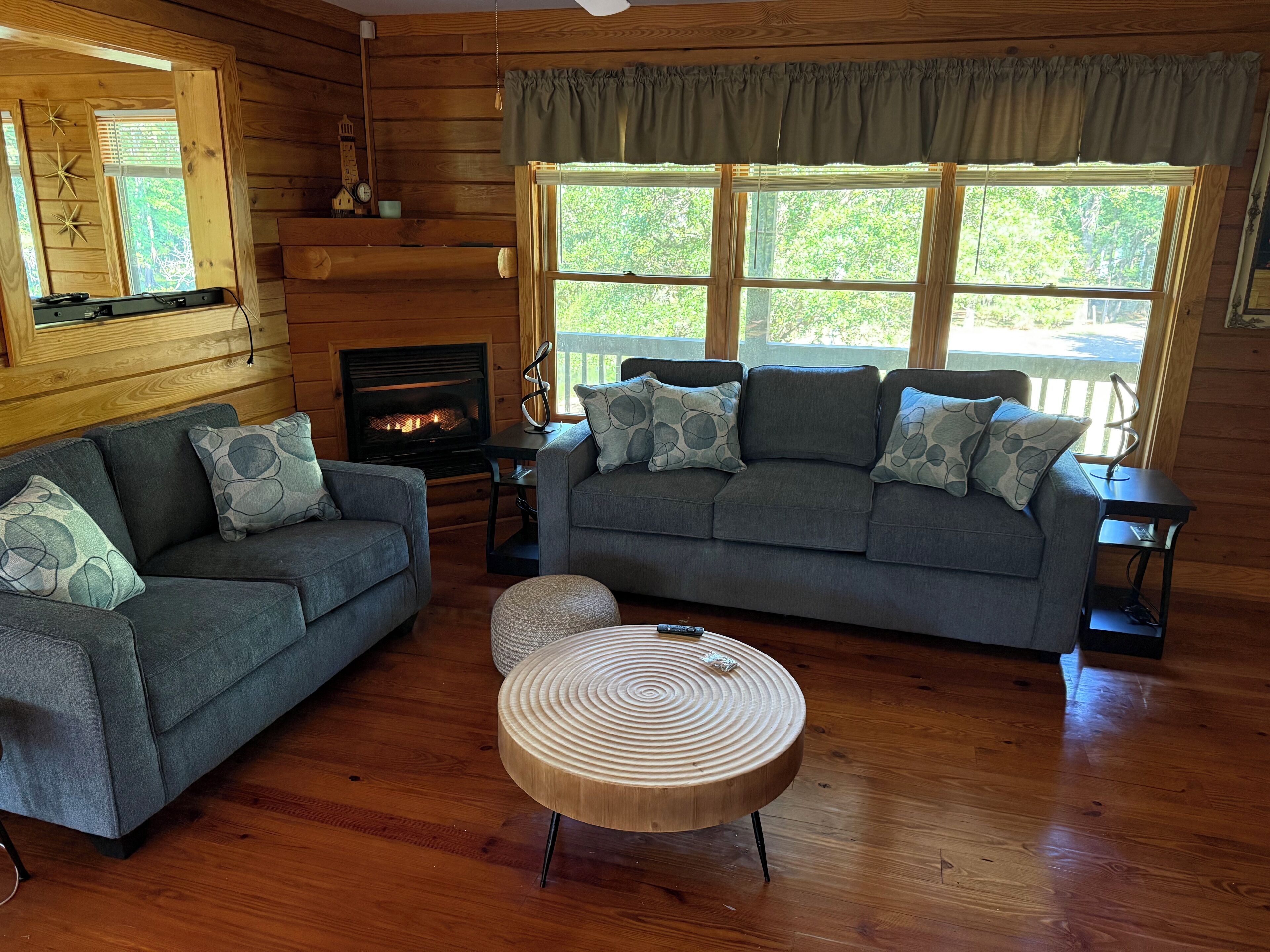 智能电视、壁炉