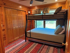 3 bedrooms, WiFi, bed sheets