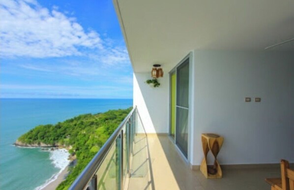 Property grounds - Charming 2-bedroom apartment in fabulous San Carlos with AC (San Carlos)