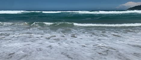 En la playa, arena blanca