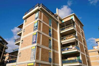 Comfortable seaside apartment, spacious and sweet atmosphere near Rome.