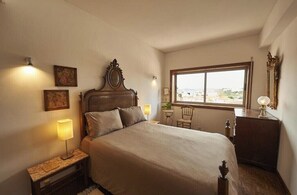 3 chambres, accès au Wi-Fi (inclus), literie fournie