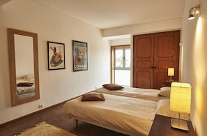 3 quartos, Wi-Fi de cortesia, roupa de cama