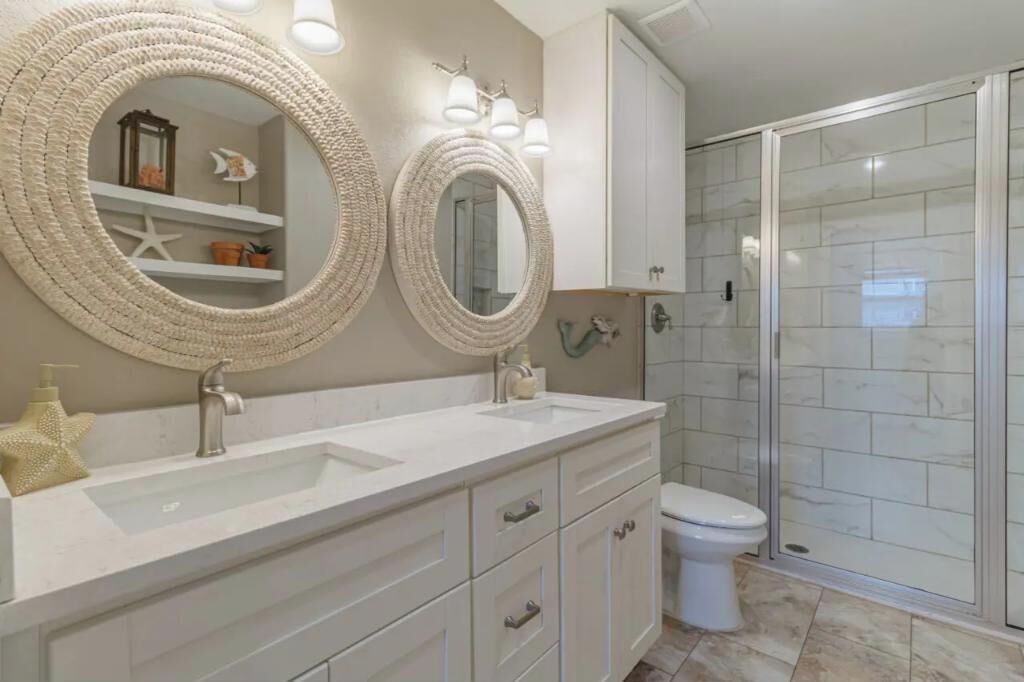 Dusche, Handtücher, Seife, Shampoo