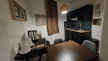 Studio, Mehrere Betten, Küche | Eigene Küche | Mikrowelle, Herdplatte, Wasserkocher mit Kaffee-/Teezubehör