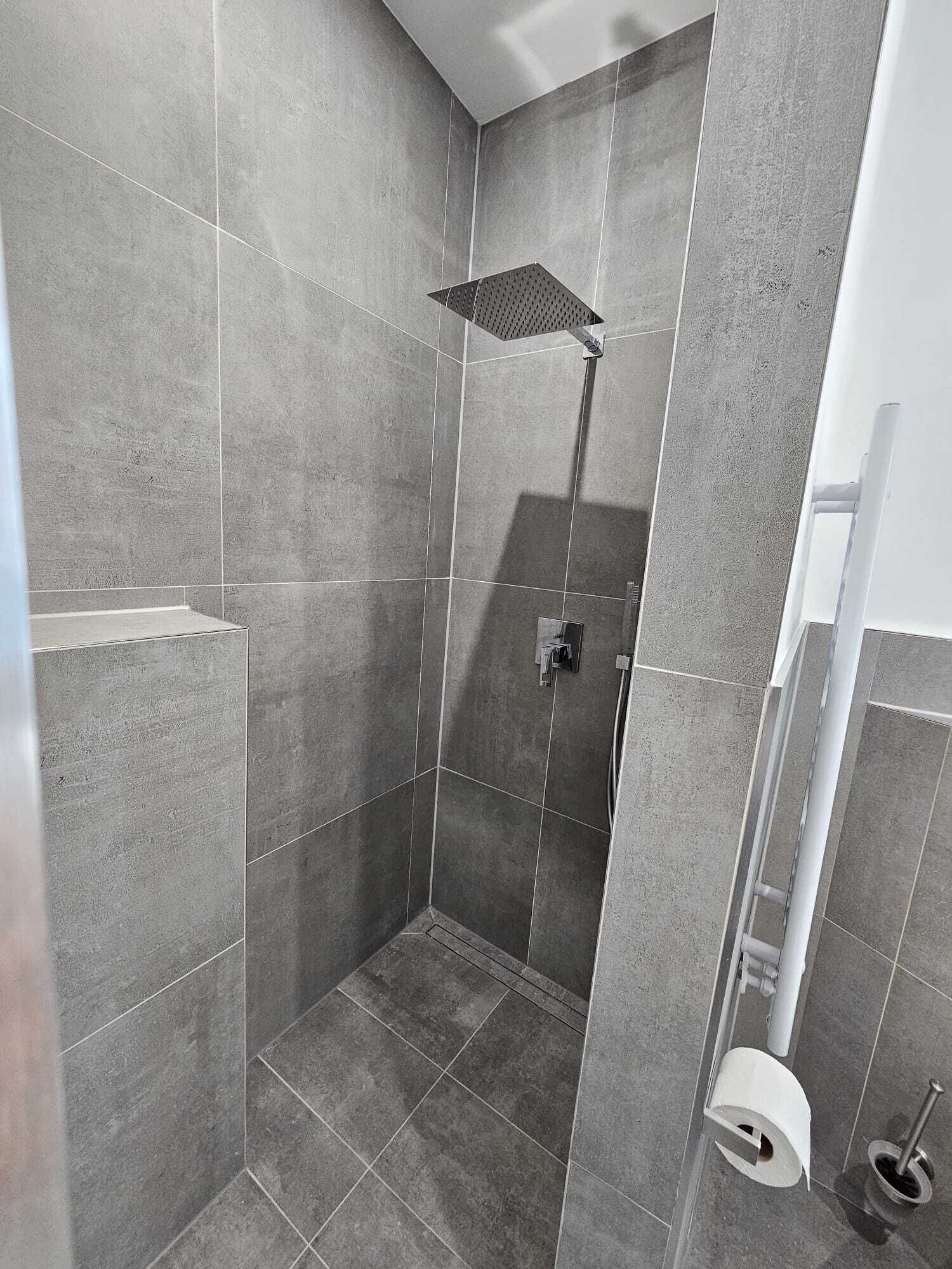Studio, 2 Twin Beds, Kitchen | Bathroom | Shower, hair dryer, towels, toilet paper