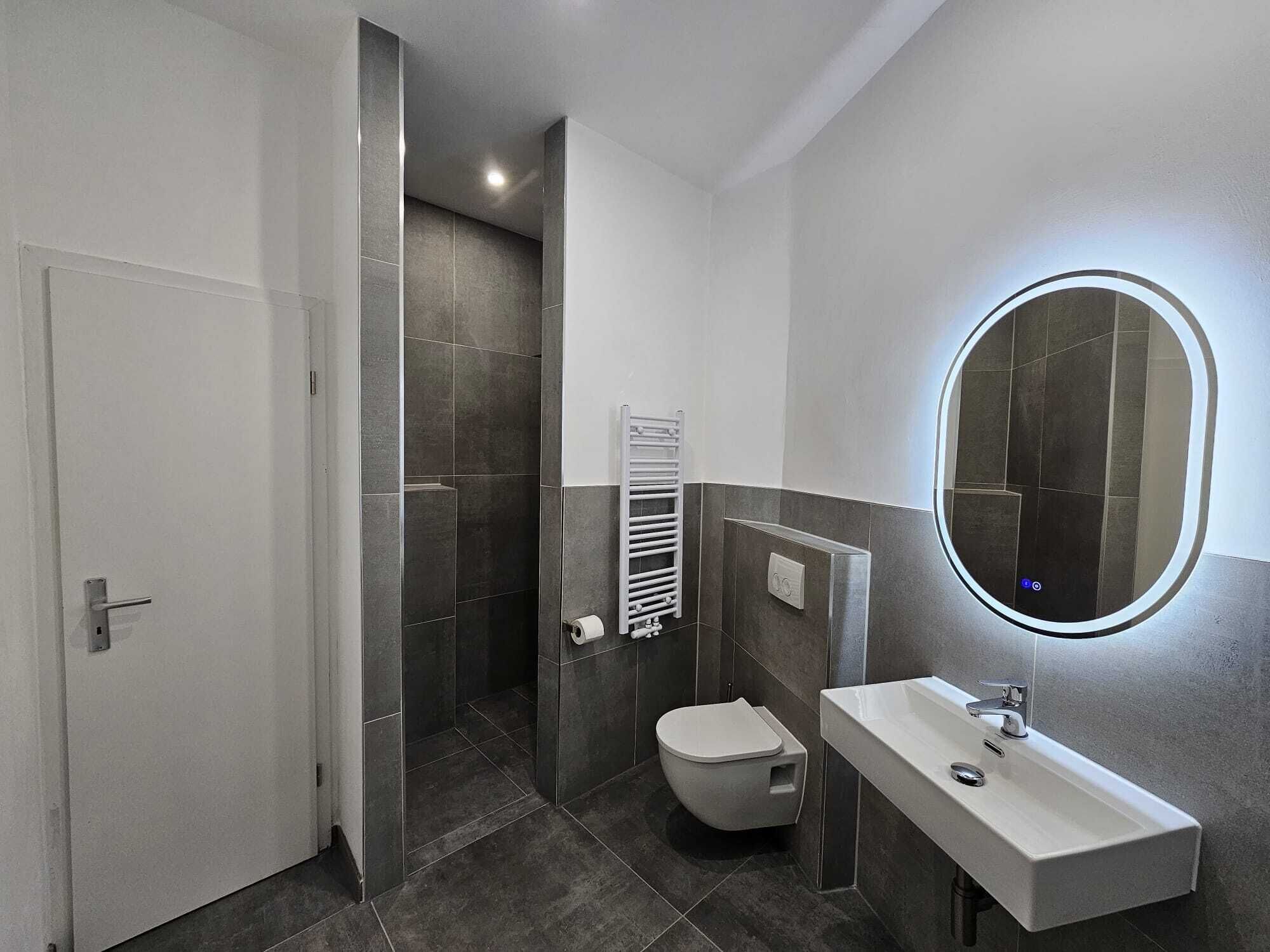 Studio, 2 Twin Beds, Kitchen | Bathroom | Shower, hair dryer, towels, toilet paper