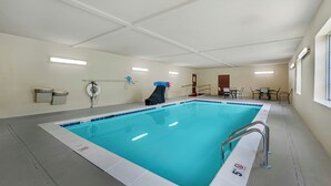 Una piscina cubierta