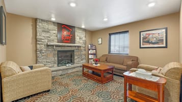 Lobby-lounge