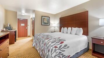 Superior Room, 1 Katil Raja (King), Non Smoking | Meja, ruang kerja komputer riba, langsir/tirai gelap terus