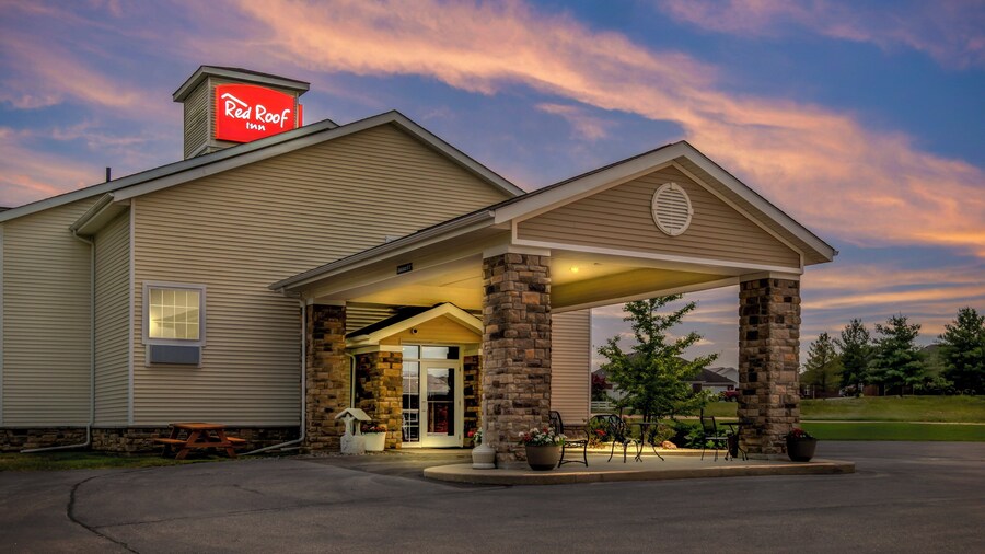 Red Roof Inn Charlestown