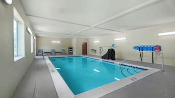 Innendørsbasseng