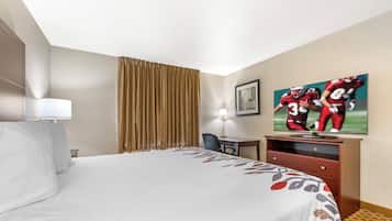 Superior Room, 1 King Bed, Non Smoking | Desk, laptop workspace, blackout drapes, iron/ironing board