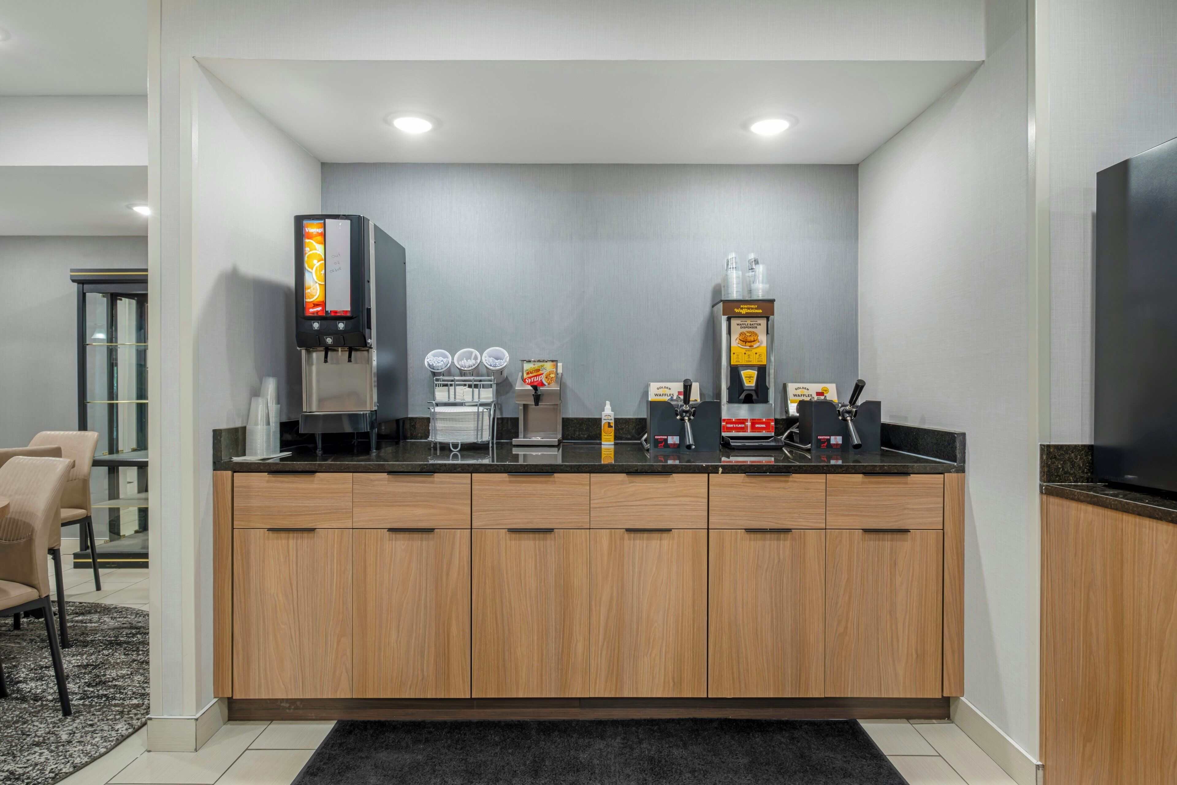 Free daily continental breakfast 