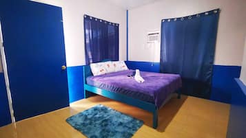 Hypo-allergenic bedding, memory foam beds, free WiFi, bed sheets