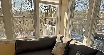 LOCATION! Summer Dream w/Deck & Sunroom! Sleeps 7!