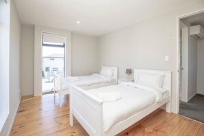 3 chambres, fer et planche à repasser, Wi-Fi gratuit, draps fournis