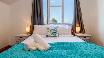 3 bedrooms, iron/ironing board, free WiFi, bed sheets