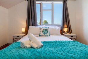 3 bedrooms, iron/ironing board, free WiFi, bed sheets