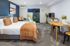 1 室のベッドルーム、アイロン / アイロン台、WiFi (無料)、ベッドシーツ