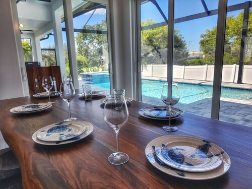 5 bdrm home w/pool/jacuzzi Marco Island 🏝 3 King beds