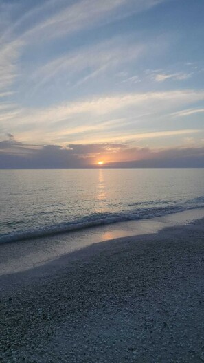 Liegestühle, Strandtücher