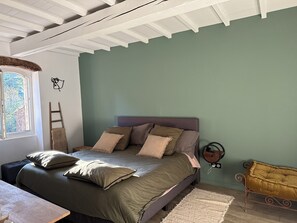 3 slaapkamers, een kluis op de kamer, een strijkplank/strijkijzer