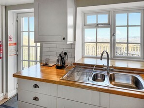 Dishwasher, high chair