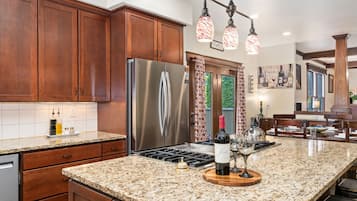 House, Multiple Beds, Patio, Garden View (7510 Poudre River Rd) | Private kitchen | Fridge, microwave, oven, stovetop