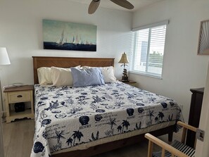 1 bedroom, iron/ironing board, free WiFi, bed sheets - Top-Floor Partial Gulf View!  Steps from the Beach!  Little Tropical Paradise! (Marco Island)