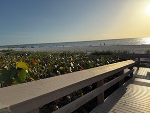 Beach nearby, sun loungers, beach towels