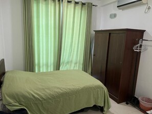 3 Schlafzimmer, Bügeleisen/Bügelbrett, Bettwäsche
