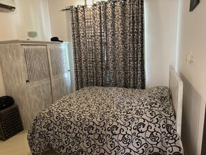 3 Schlafzimmer, Bügeleisen/Bügelbrett, Bettwäsche