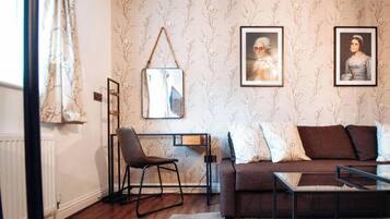 Superior-studiolejlighed - eget badeværelse (Superior Family Studio) | Skrivebord, strygejern/strygebræt, gratis Wi-Fi, sengetøj