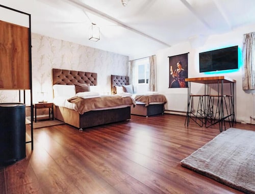 Ricky Road Guest House