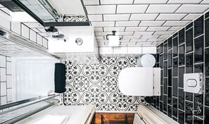 Bathroom - Ricky Road Guest House (Watford)